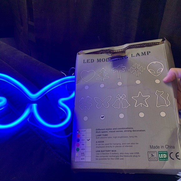 Butterfly LED Neon light - Picture 2 of 3